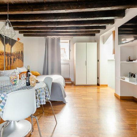 Just Here Apartments - La Mansarda Bari Eksteriør billede